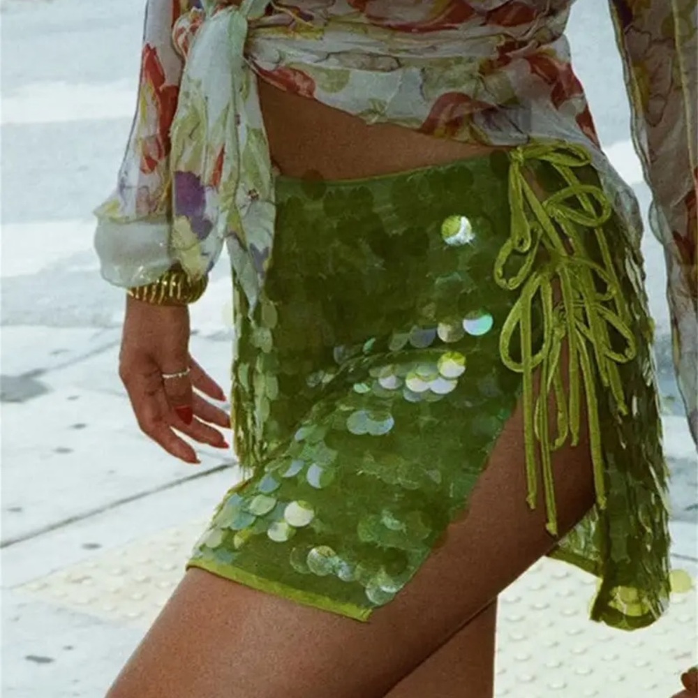 FINAL PRICE ❤️‍🔥 NWOT GREEN SEQUIN MINI SKIRT SIZE SMALL - Picture 4 of 14